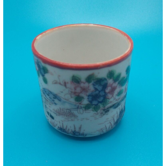 Japanese Kutani Style Porcelain Demitasse Tea Mug – Hand Painted Garden Motif - Picture 2 of 13